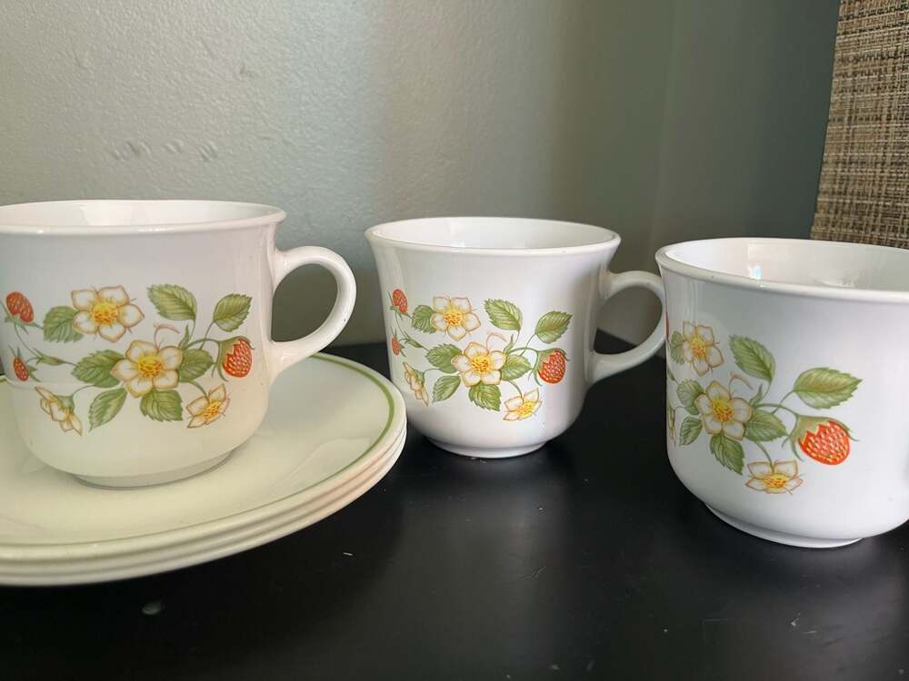 Vintage Corelle Strawberry Sundae Set of 3 Coffee Cups and Saucers